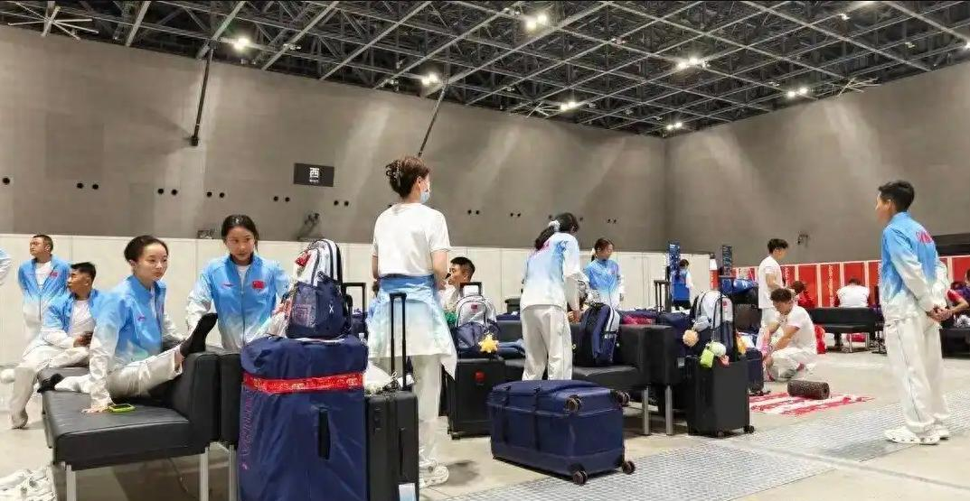 低价签3位新援,火箭空间问题迎刃而解?内外双核不惧包夹,传射技能升级